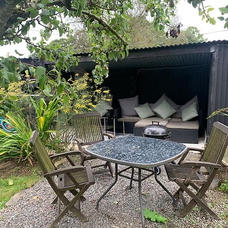 Stunning 2-Bed Cabin In Nantglyn Denbigh Esterno foto