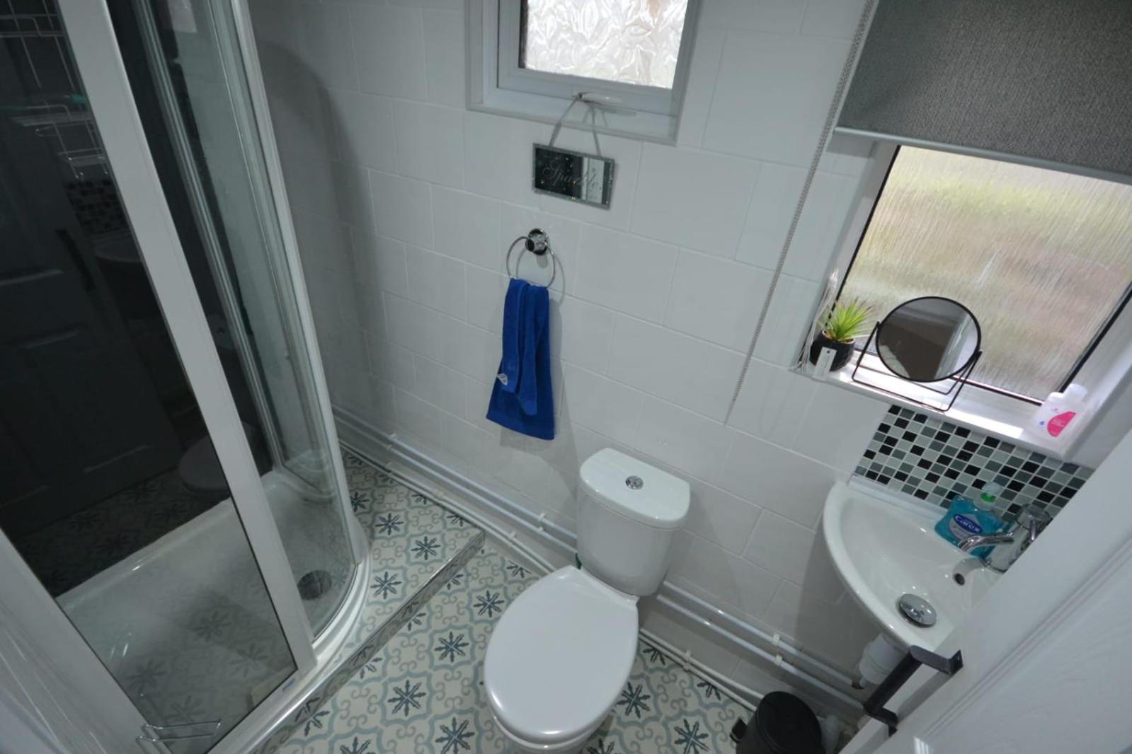 Stunning 2-Bed Cabin In Nantglyn Denbigh Esterno foto